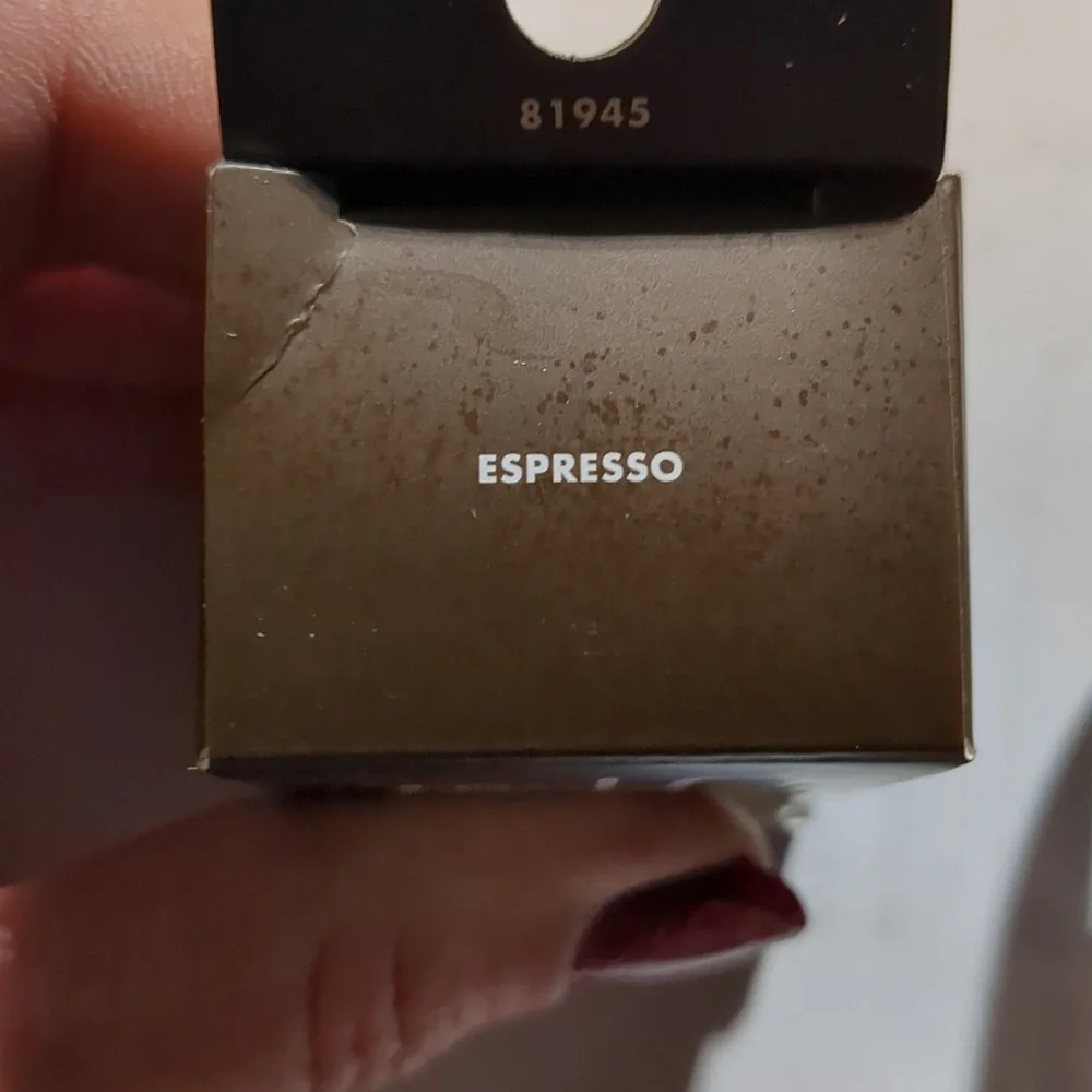 e.l.f. C-Brightening Primer & Brow Cream Espresso & I Dew Care Lip Mask - Picture 5 of 6